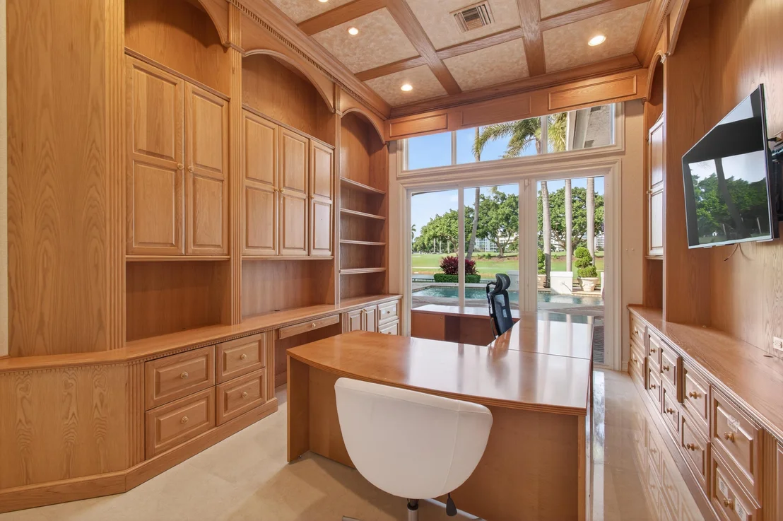 Photo of 331 MIZNER LAKE ESTATES Drive