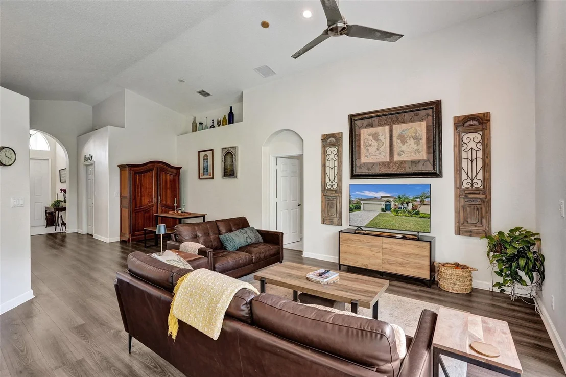 Photo of 6935 SE Twin Oaks Circle