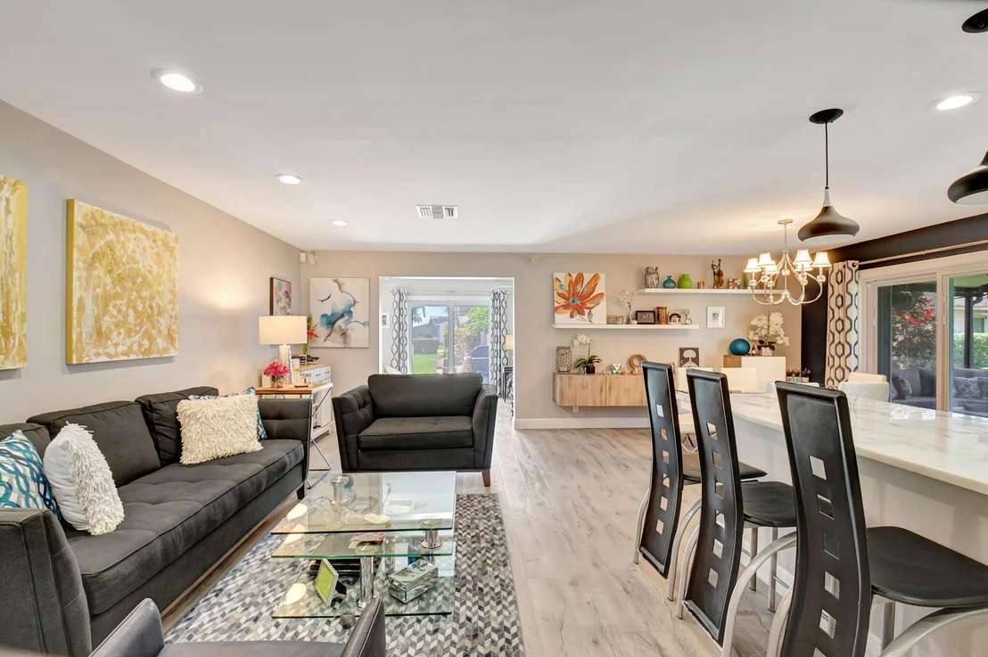 Photo of 6122 Overland Place