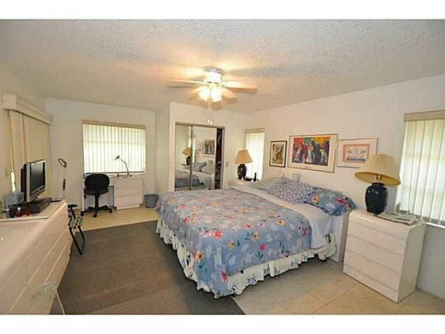 Photo of 6083 Waldwick Circle