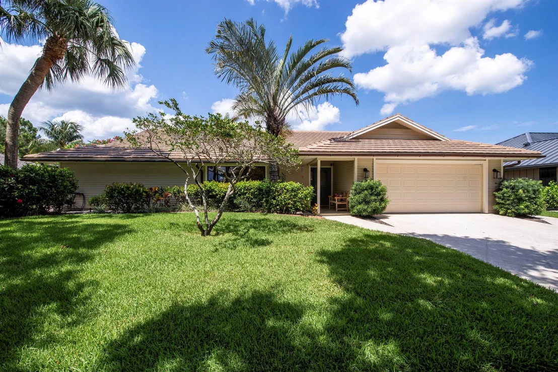 Photo of 18402 Lake Bend Drive