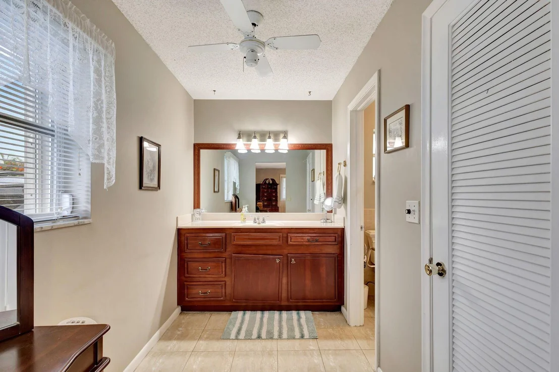 Photo of 86 W Coconut Drive