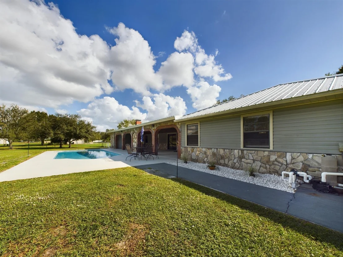 Photo of 2267 NE 54th Trail