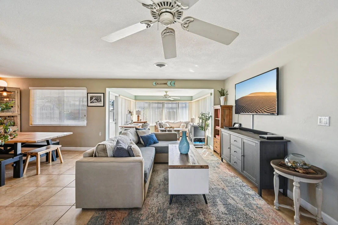 Photo of 818 SE 9th Terrace
