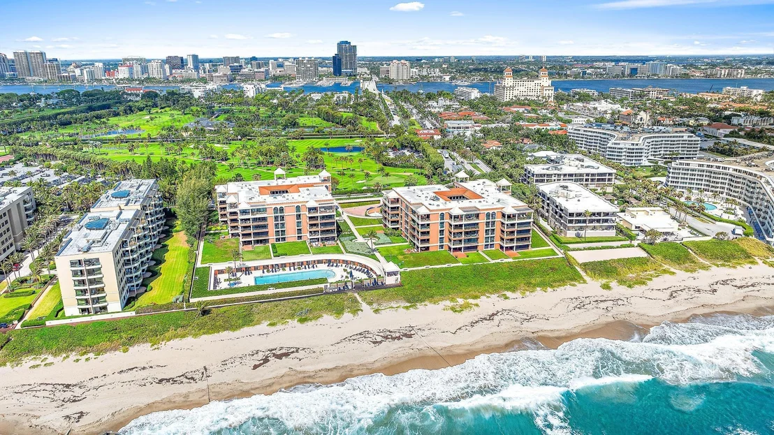 Photo of Unit N21 at 2 N Breakers Row