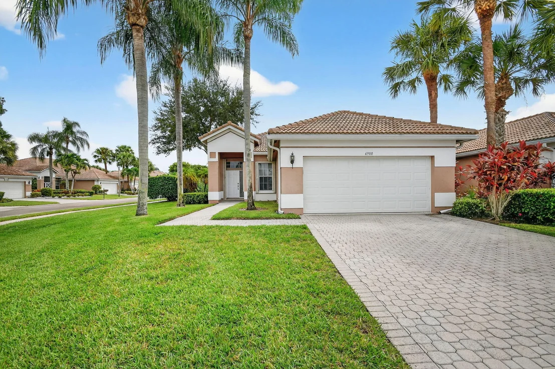 Photo of 6900 Cairnwell Drive