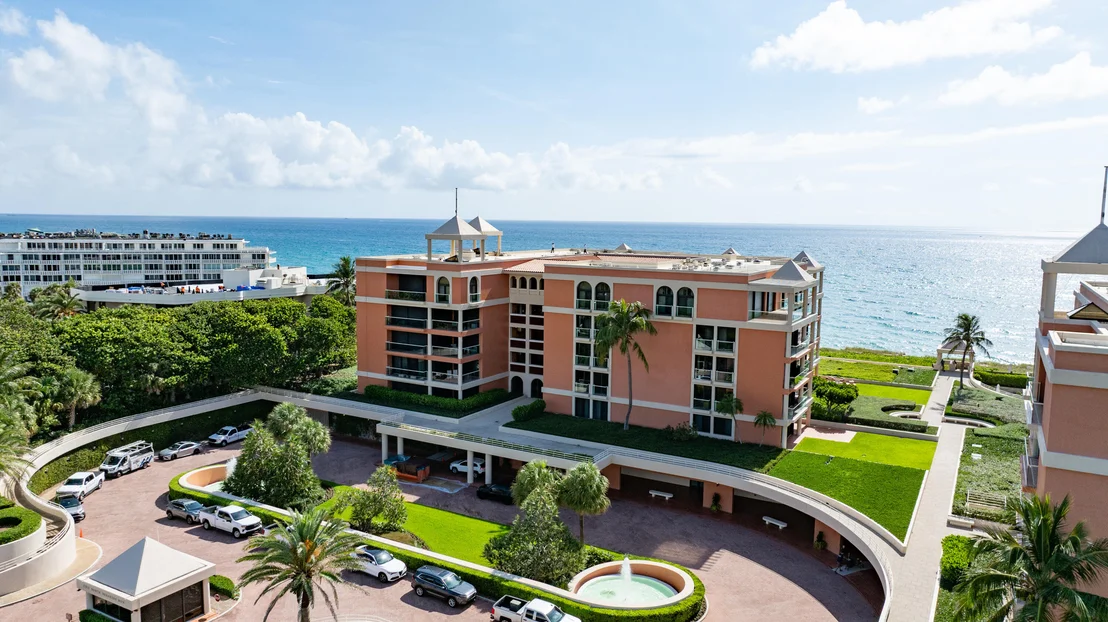 Photo of Unit N25 at 2 N Breakers Row