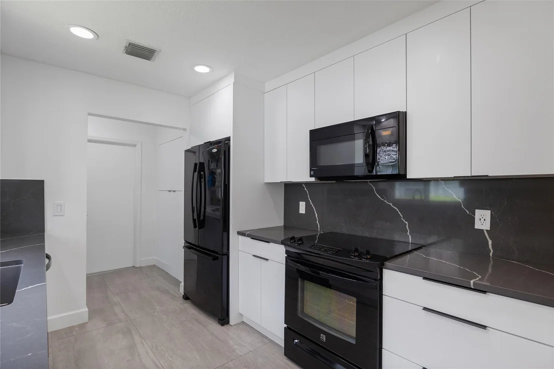 Photo of 5494 Pine Creek