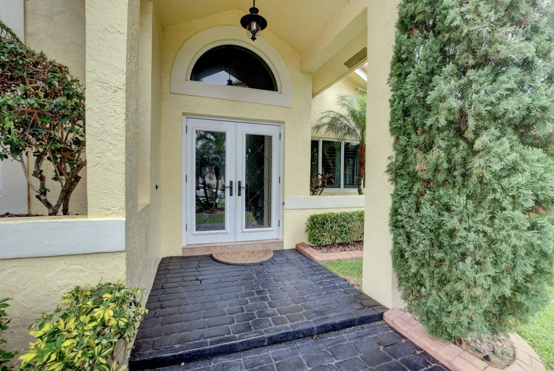 Photo of 327 Seneca Lane