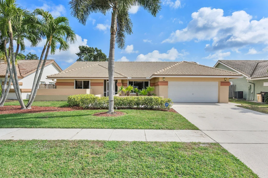 Photo of 9776 Sun Pointe Drive