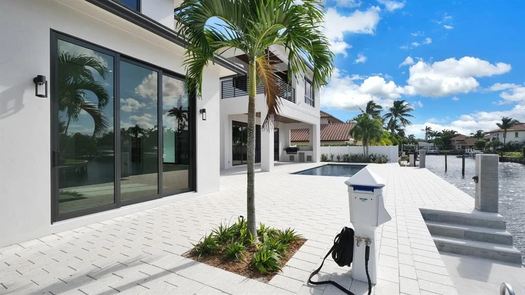 Photo of 3049 NE 7 Drive