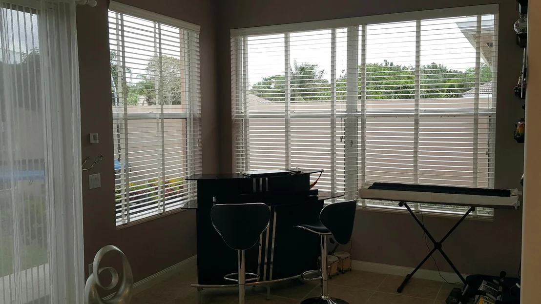 Photo of 165 S Hampton Drive