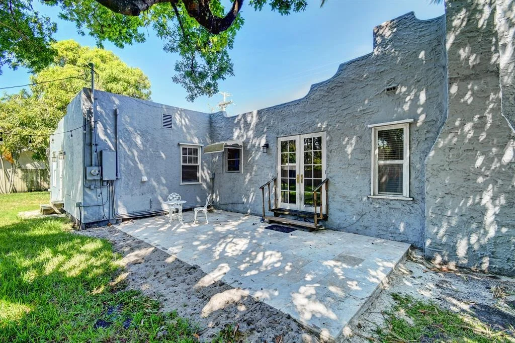 Photo of 415 Avenida Alegre