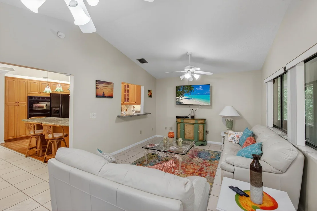 Photo of 2925 Riviera Drive