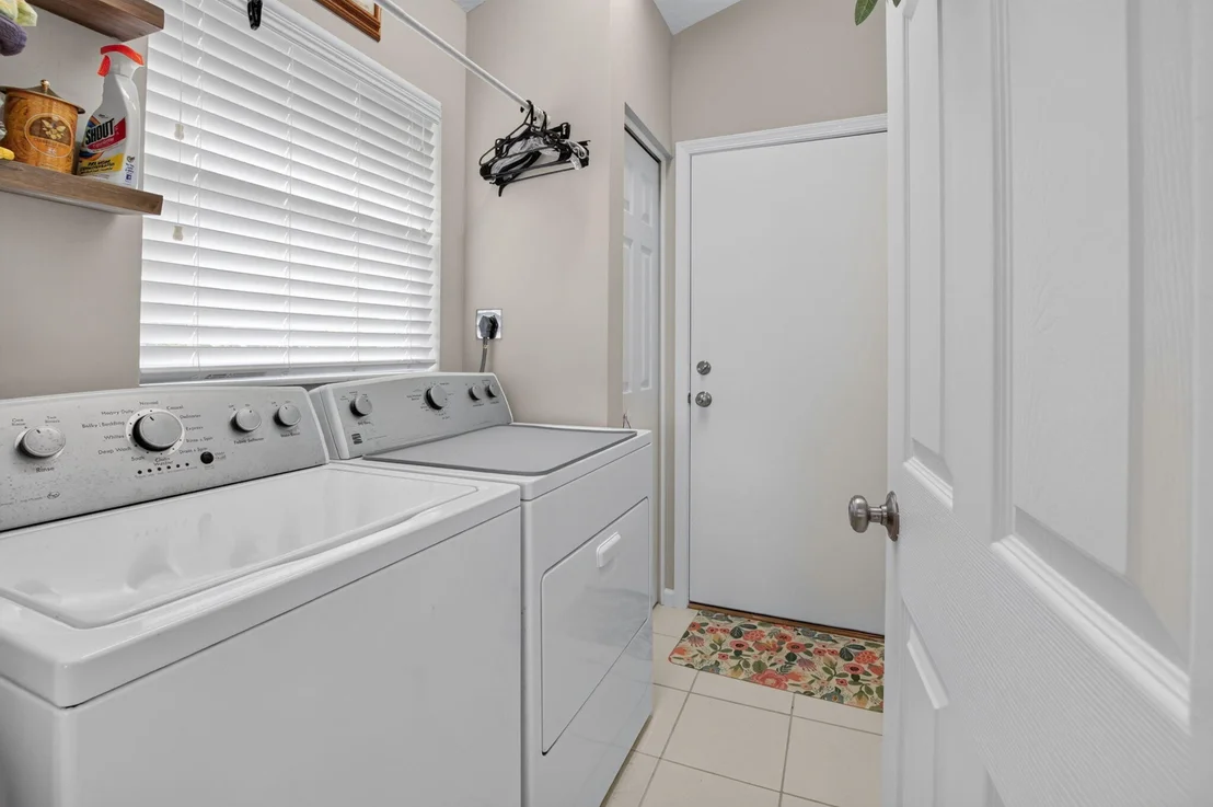 Photo of 6101 Hook Lane