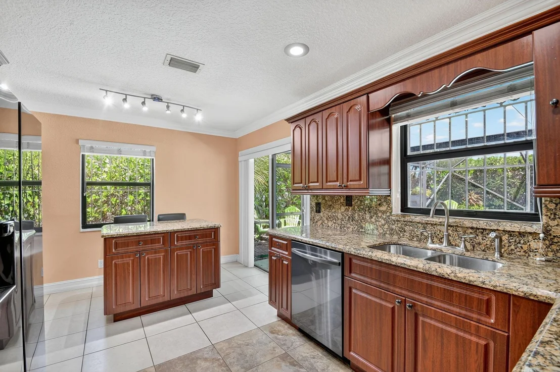 Photo of 1035 Soelca Drive