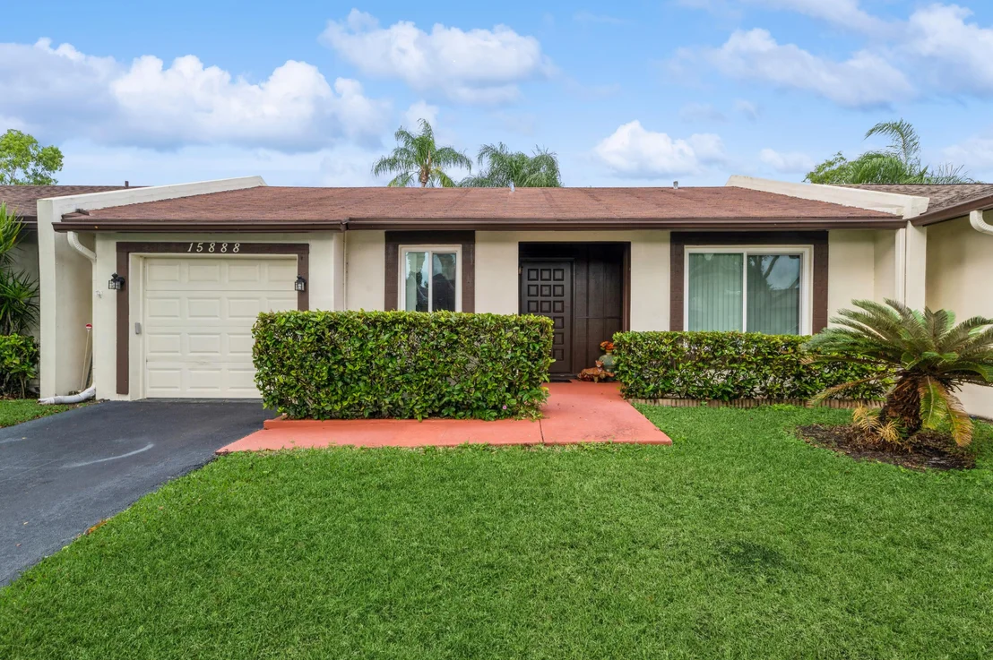 Photo of 15888 Laurel Oak Circle