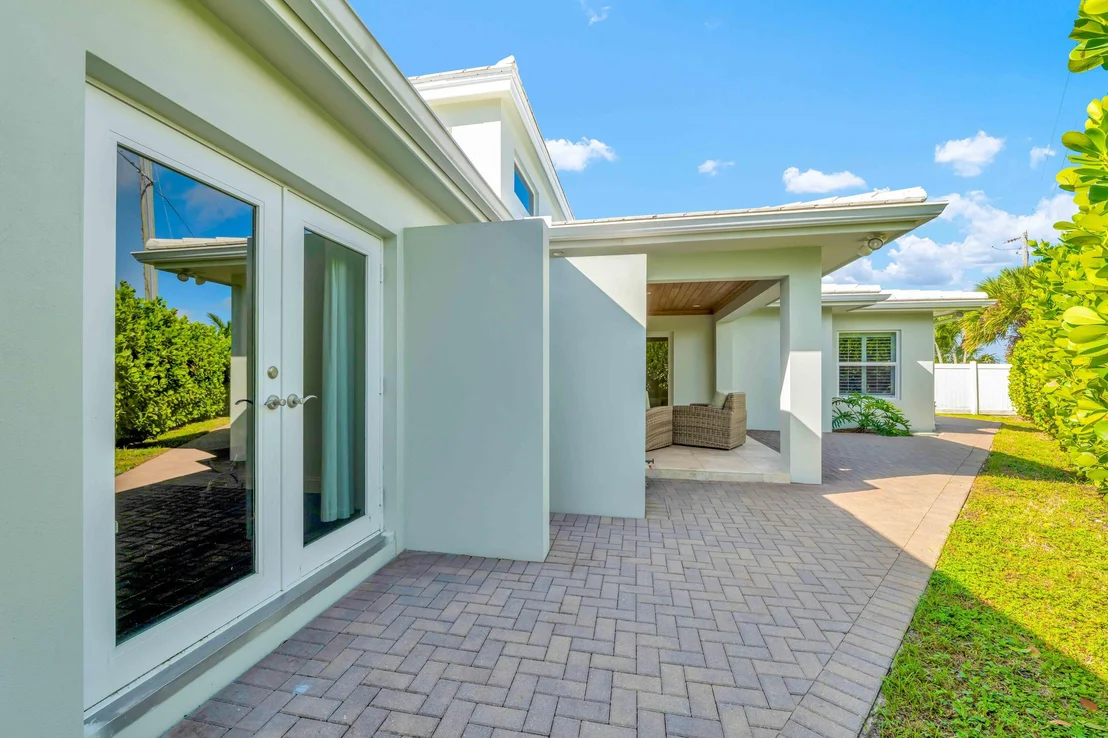 Photo of 471 N Juno Lane