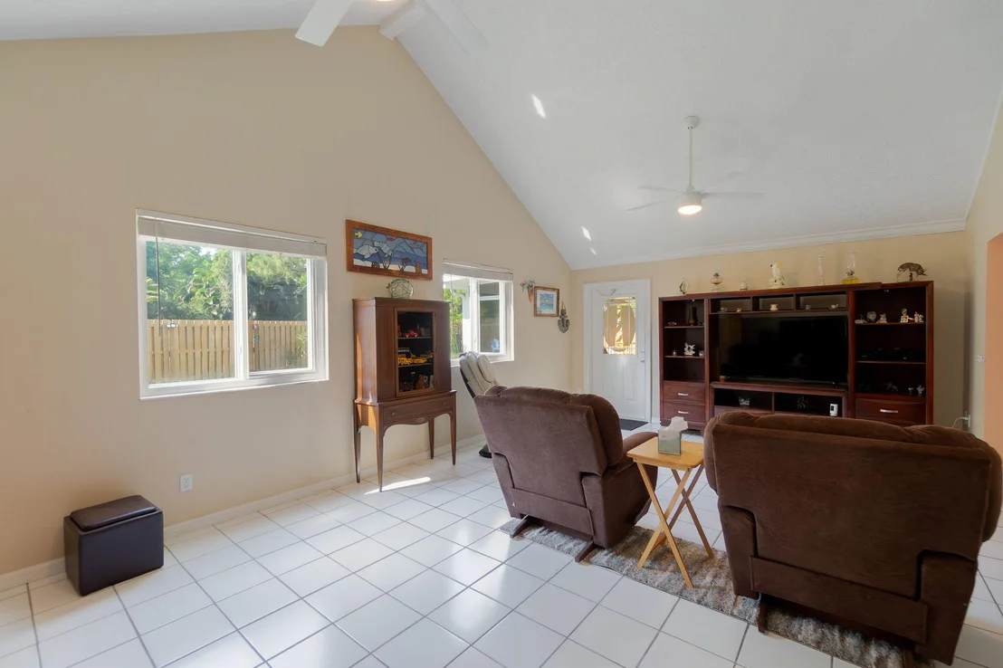 Photo of 5580 SE Paramount Drive