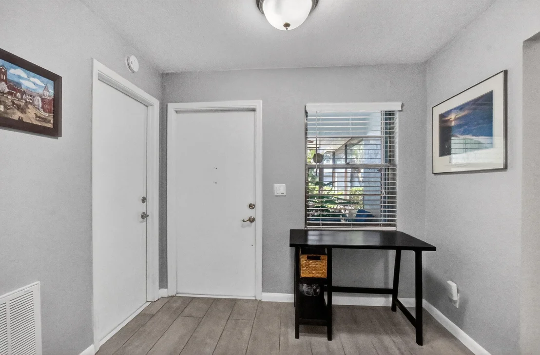 Photo of 6277 Overland Place