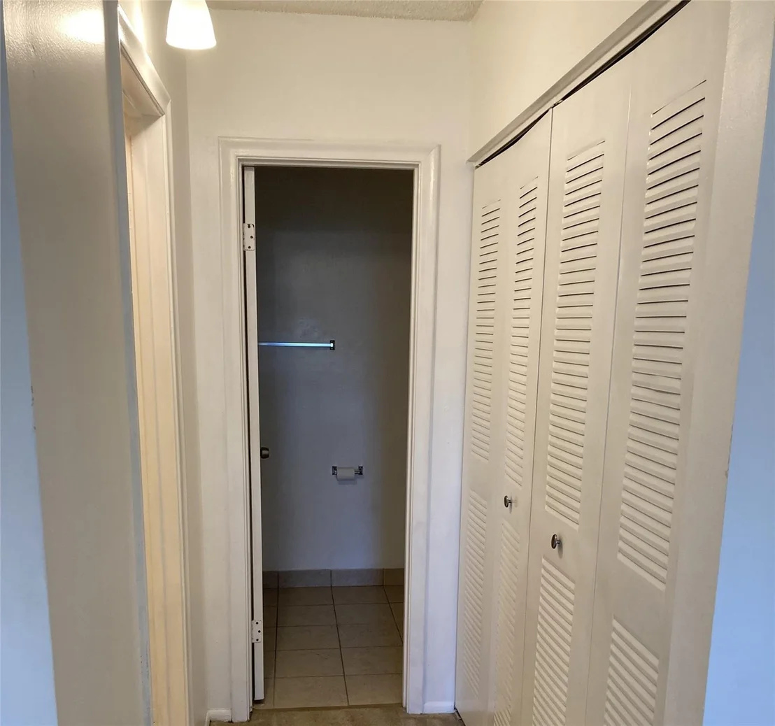 Photo of Unit 514B at 2401 Riverside Drive