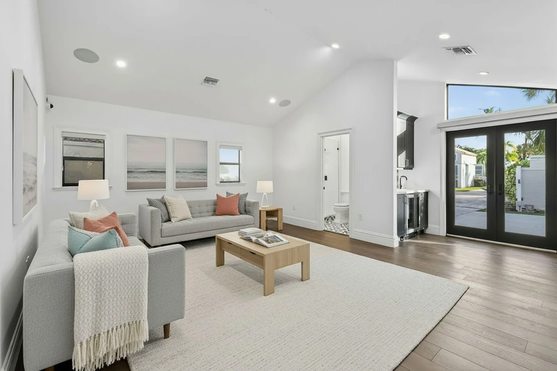 Photo of 105 W Tarpon Lane