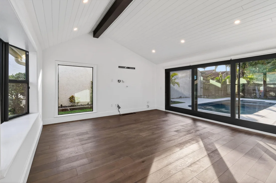 Photo of 105 W Tarpon Lane
