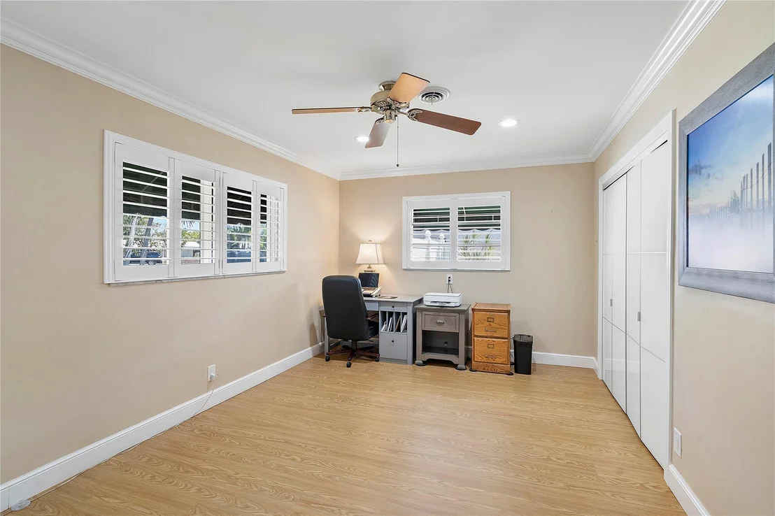 Photo of 601 SE 2nd Terrace