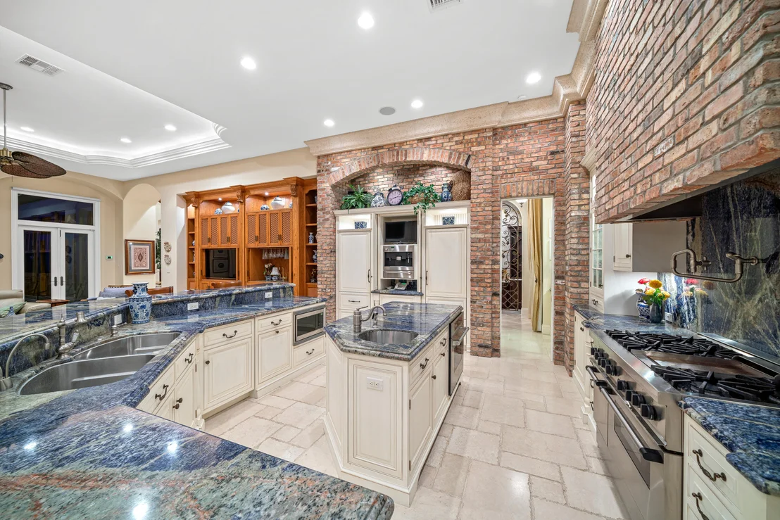Photo of 4117 S Ocean Boulevard