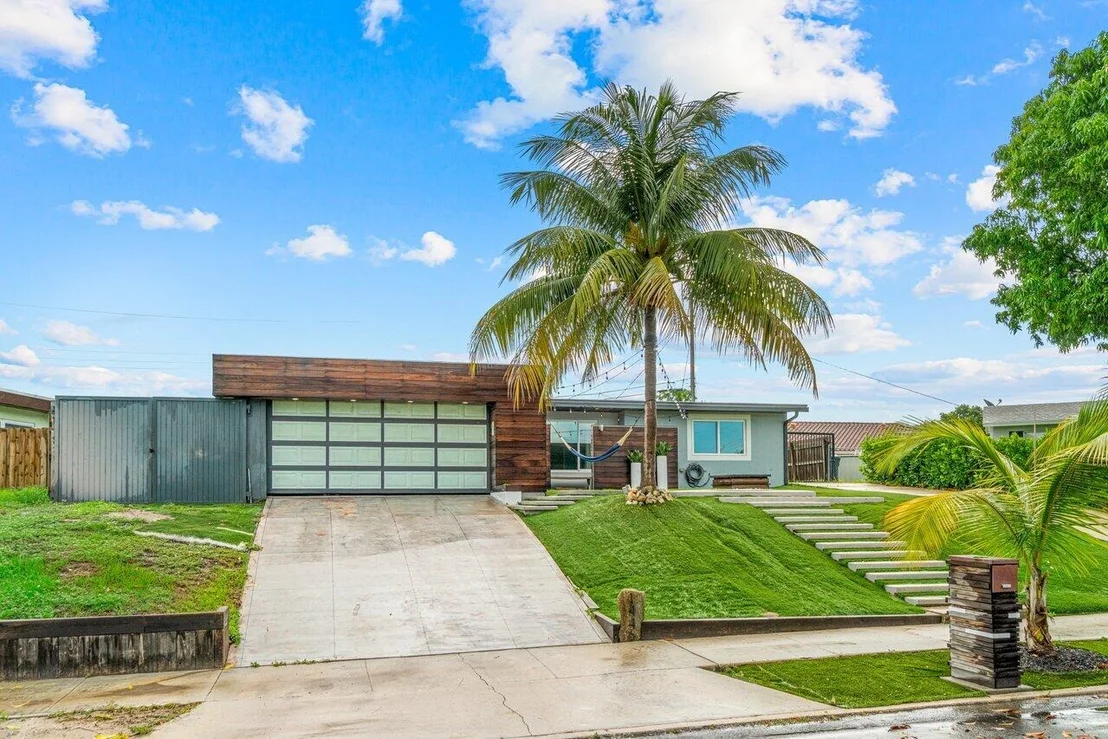 Photo of 1446 Hillcrest Drive