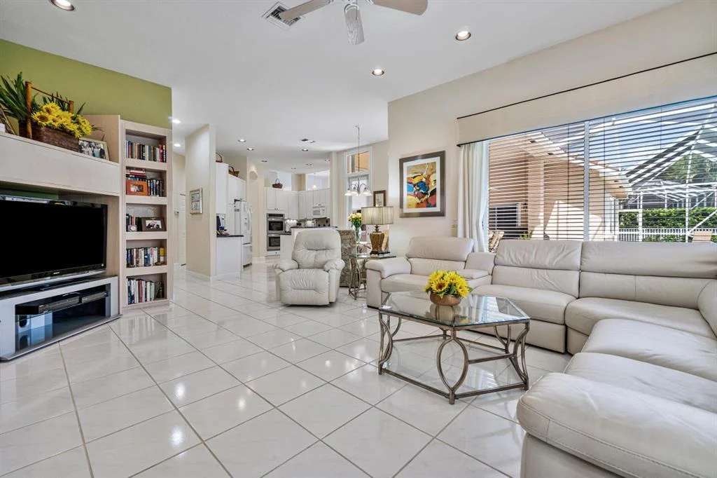 Photo of 113 N River Drive E