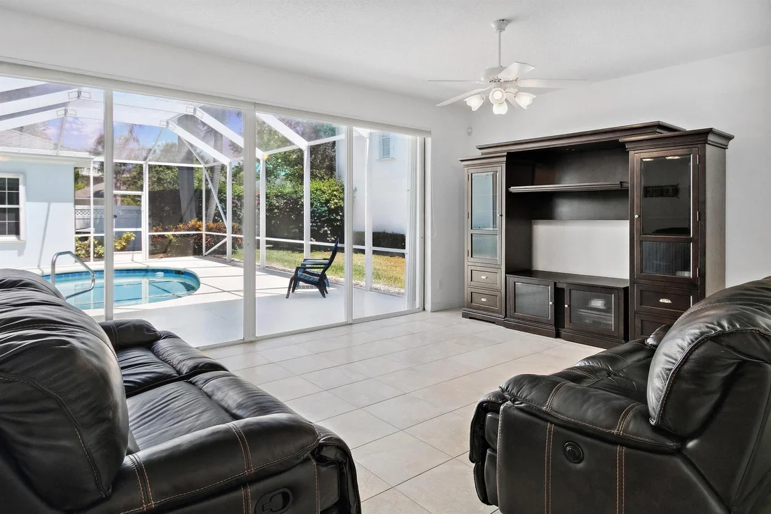 Photo of 2616 E Community Drive
