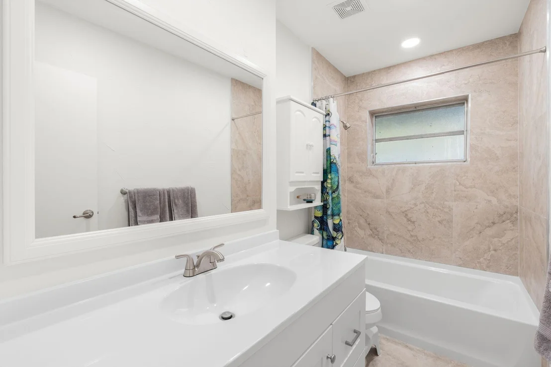 Photo of Unit 3021 at 3000 Riverside Drive