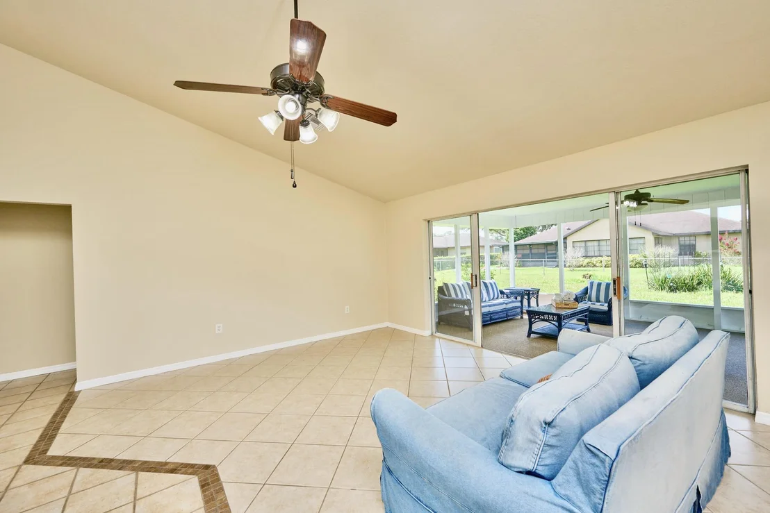 Photo of 415 Mac Lane