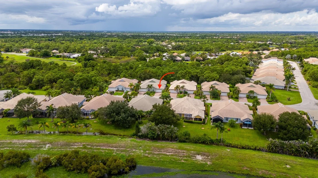 Photo of 590 NW Red Pine Way