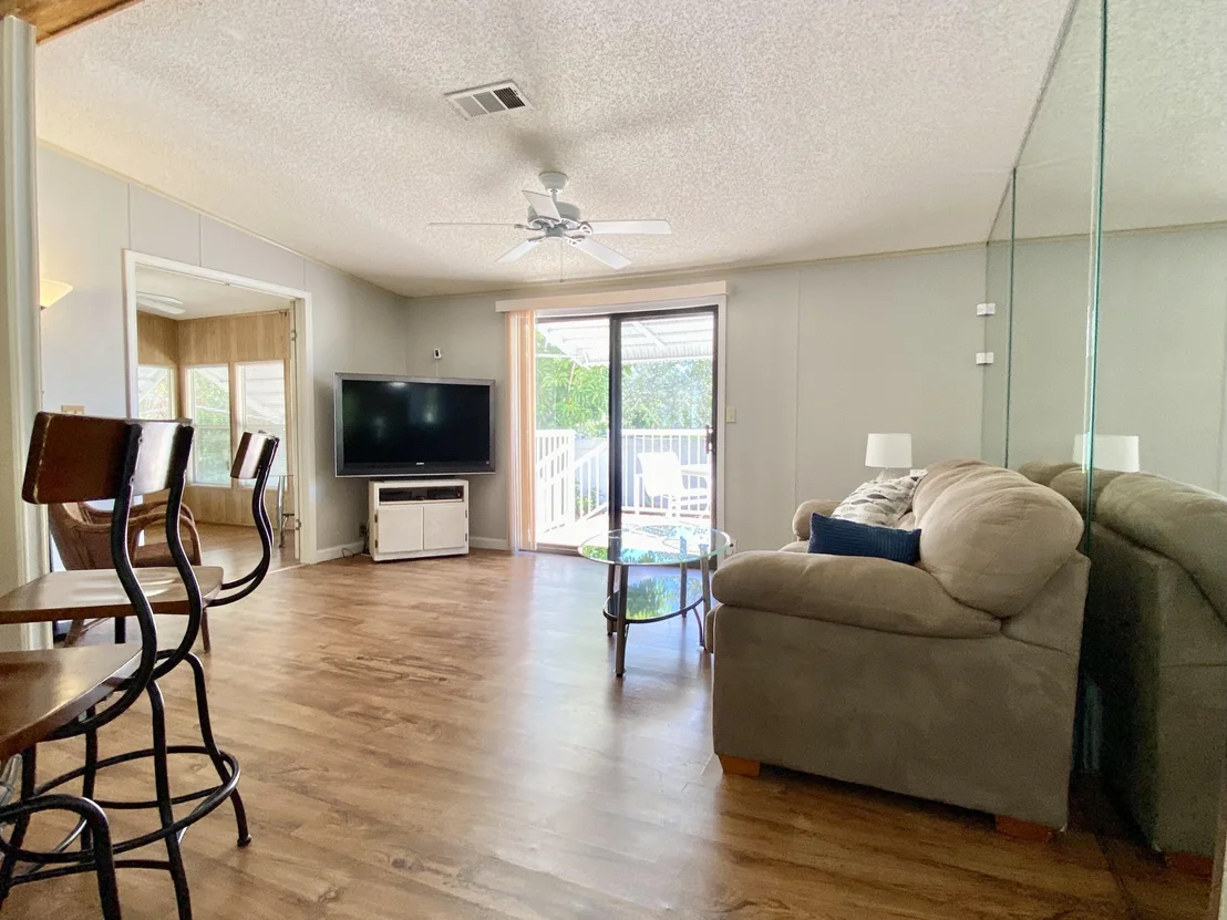 Photo of 400 N A1a 122