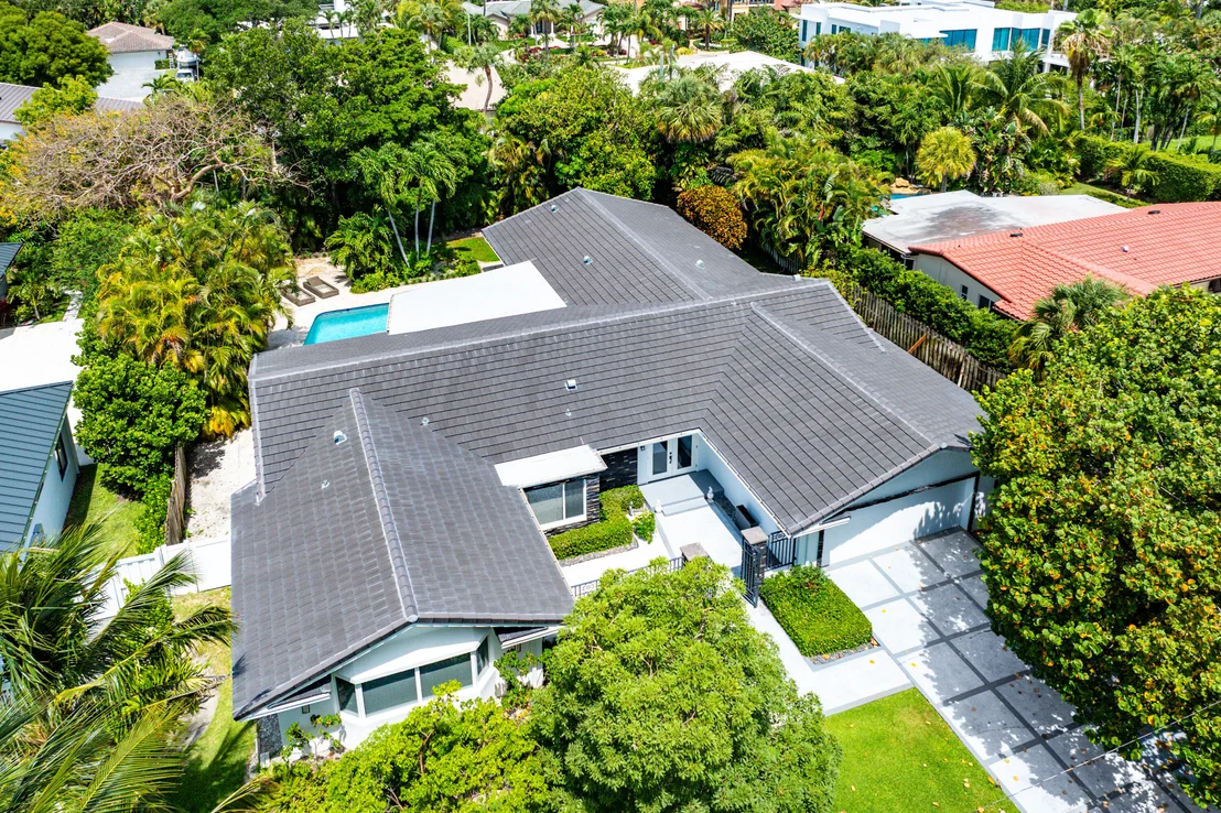 Photo of 2401 Banyan Road