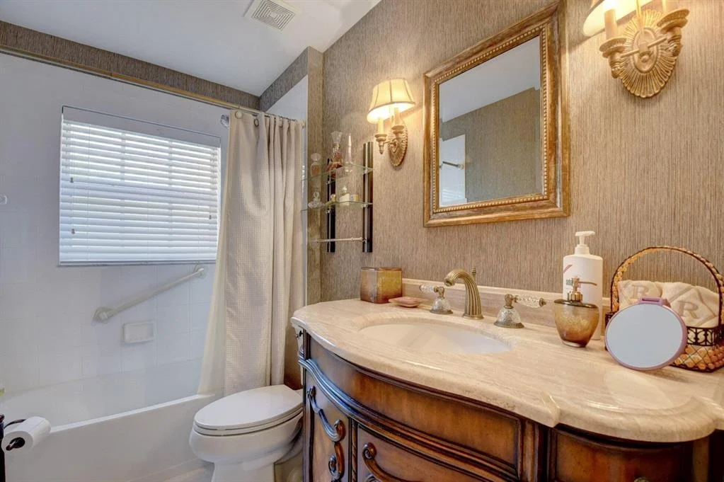 Photo of 6125 Heliconia Road