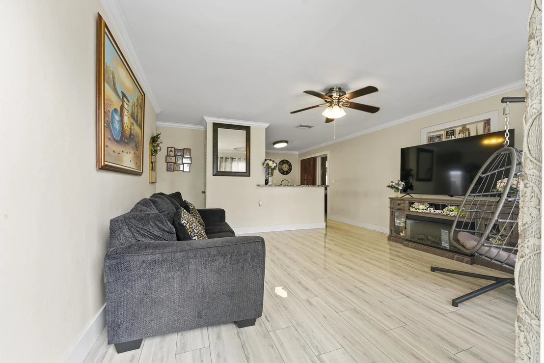 Photo of 2541 NE 7th Terrace