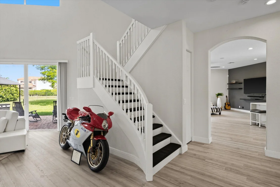 Photo of 1215 Creekside Drive