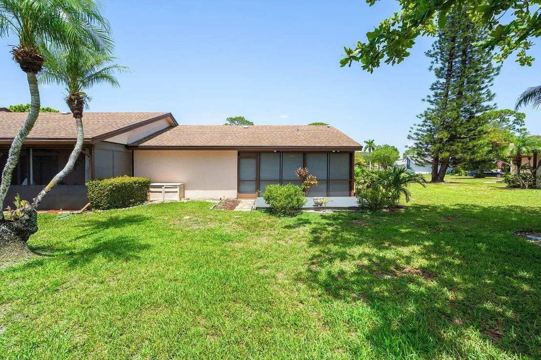 Photo of 6127 Elsinore Circle