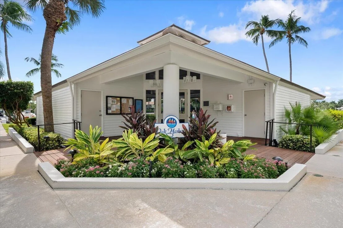 Photo of 21 Grand Bay Circle