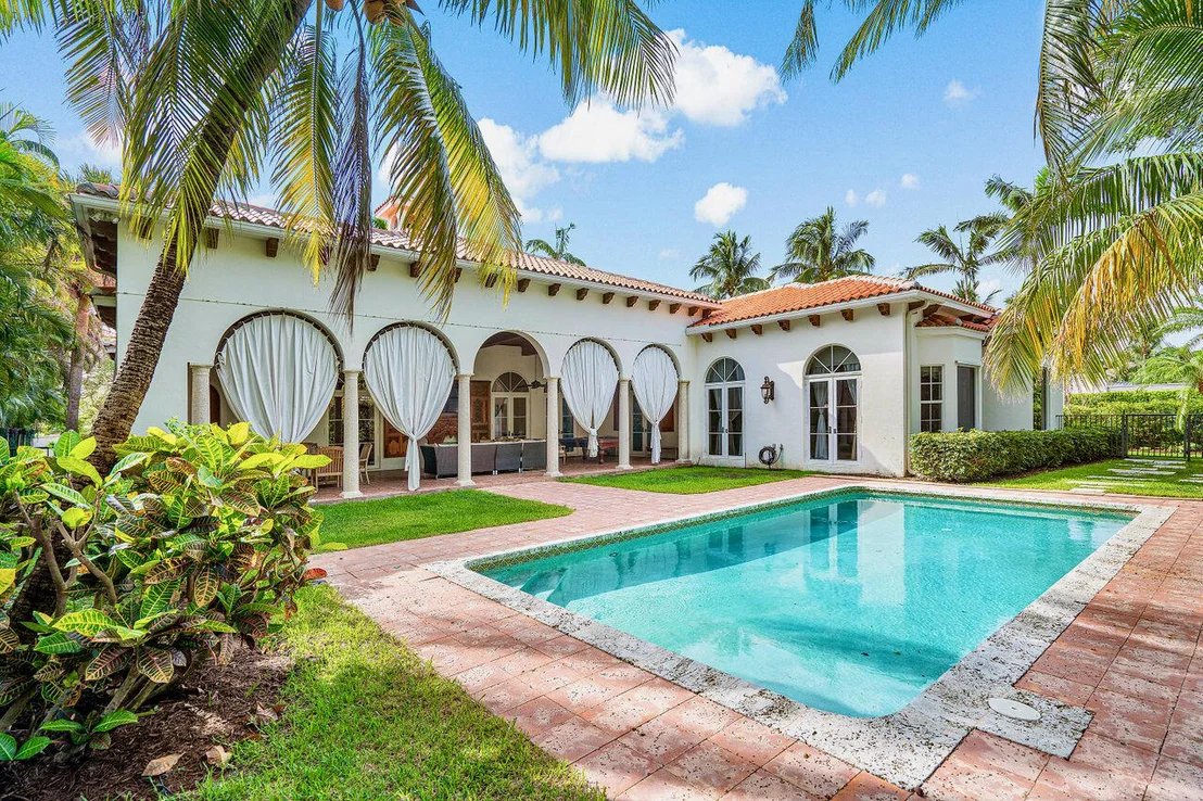 Photo of 1191 Banyan Road