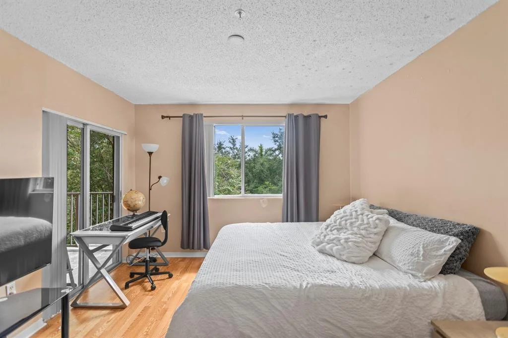 Photo of Unit 3056 at 3874 Lyons Road
