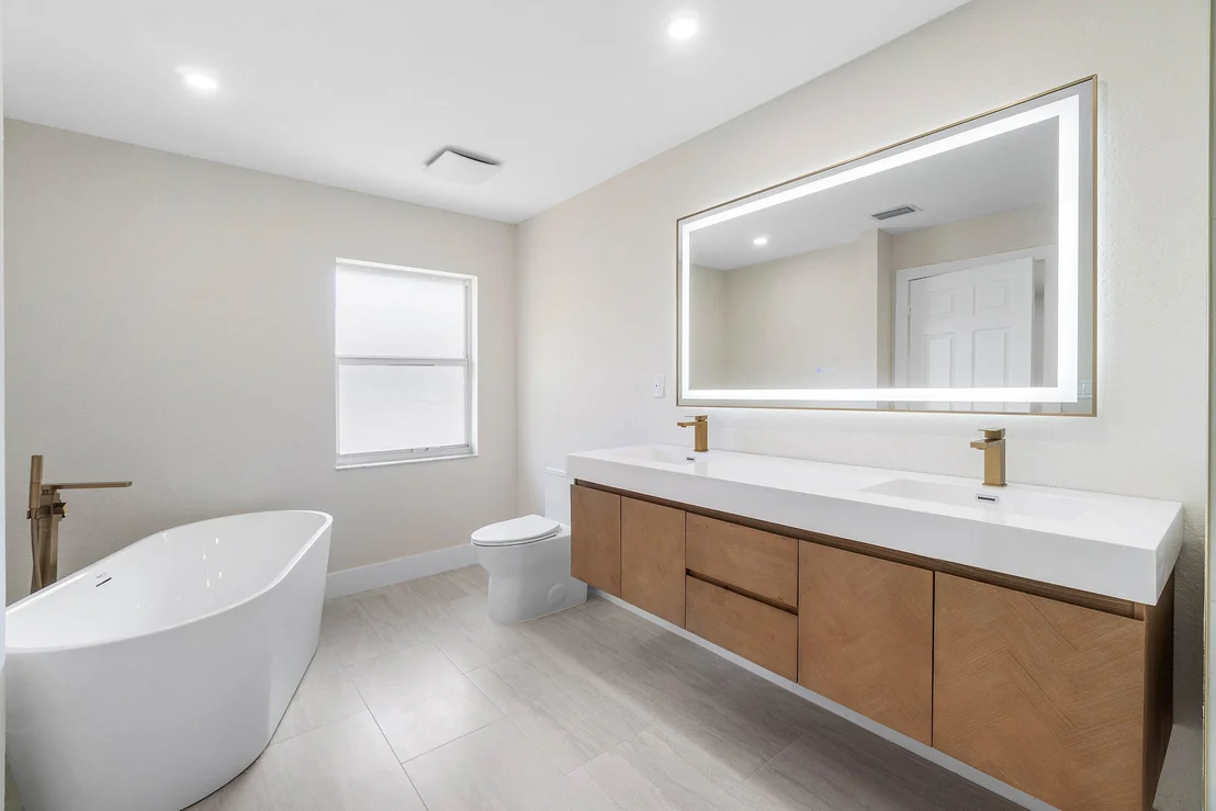Photo of 4879 LINCOLN Road