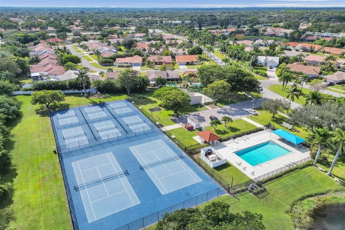 Photo of 9215 Sun Pointe Drive