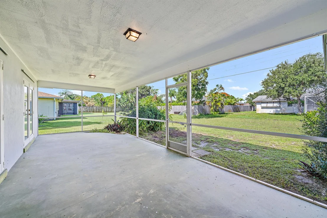 Photo of 19359 Gulfstream Drive