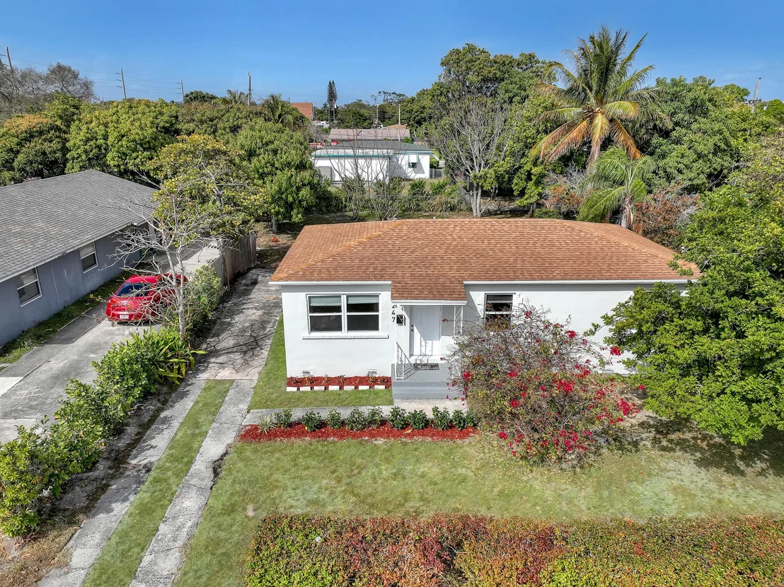 Photo of 247 Silver Beach Road