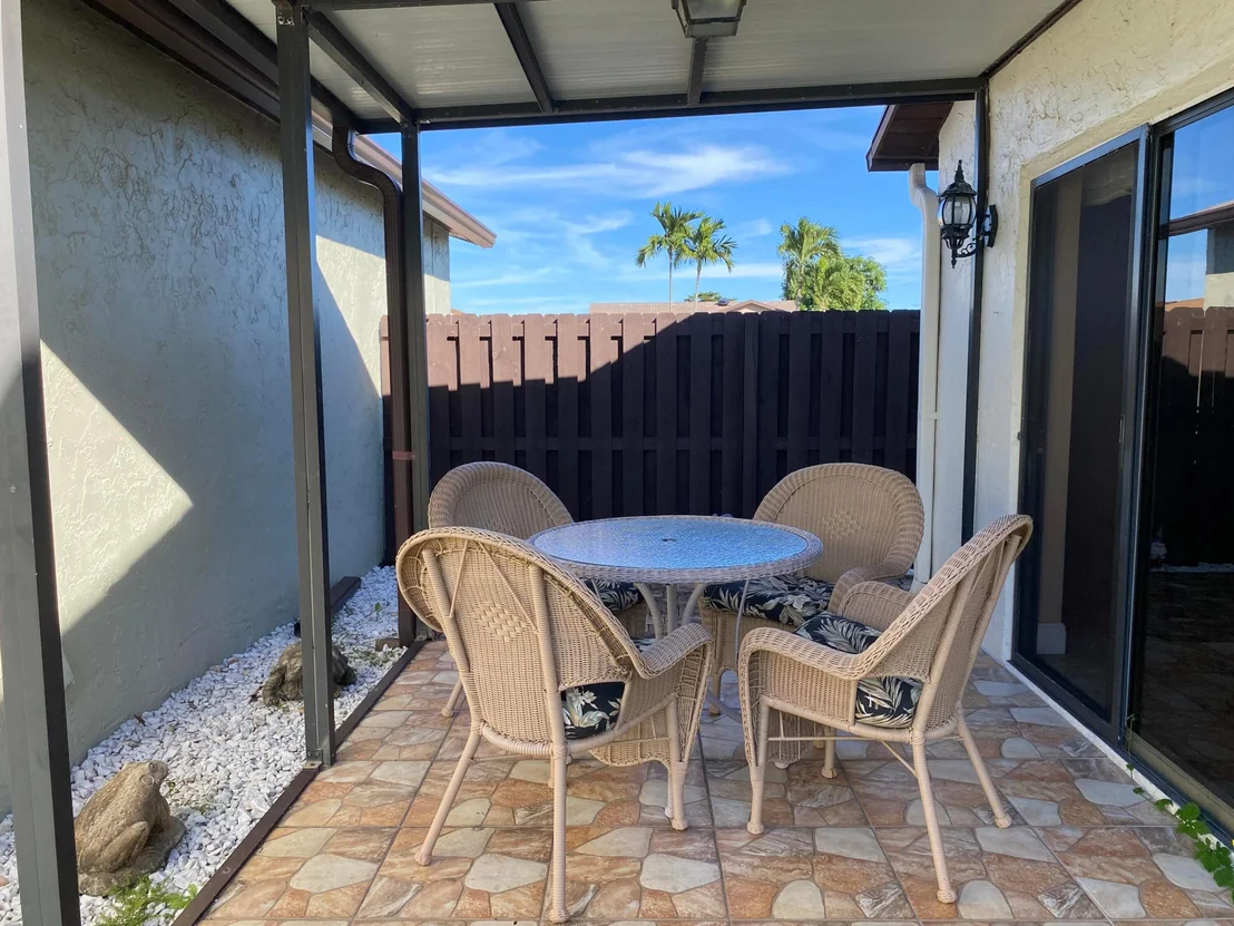 Photo of 5478 Mirror Lakes Boulevard