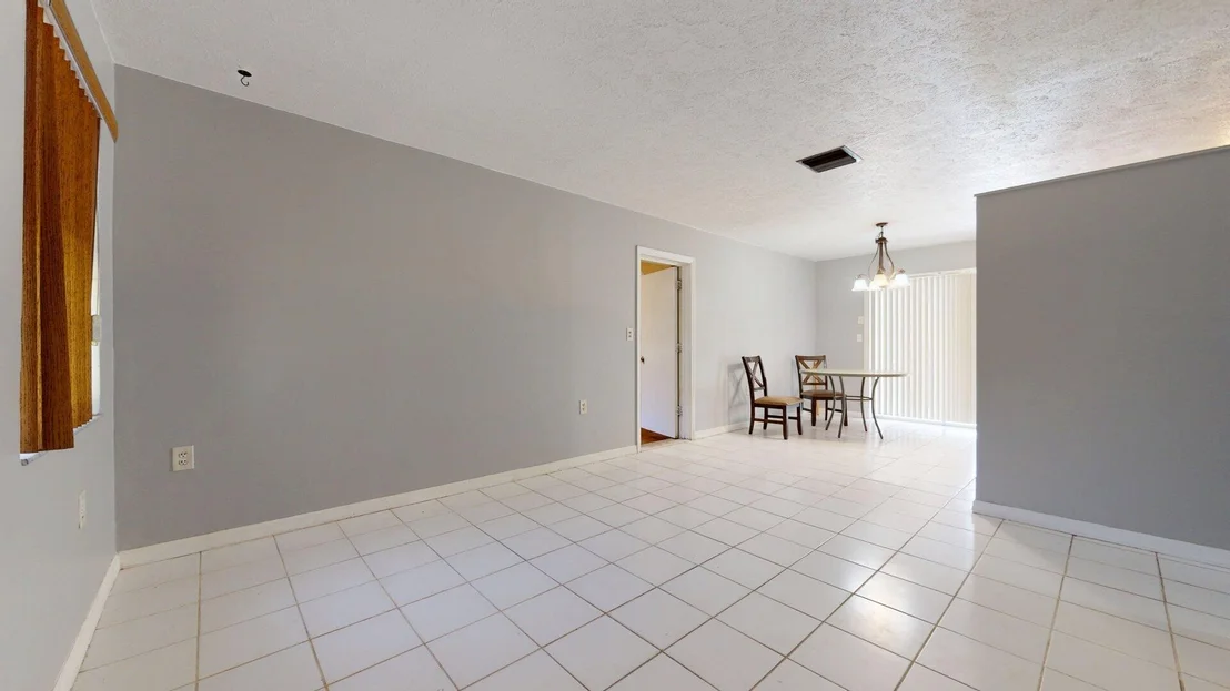 Photo of 3032 NW 35TH Avenue